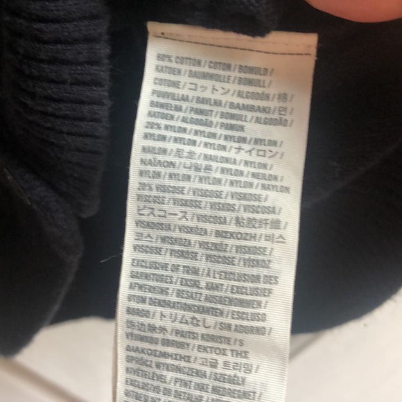 NWOT Vintage Hollister button down cardigan. Pockets in front. Hollister logo - Picture 11 of 12